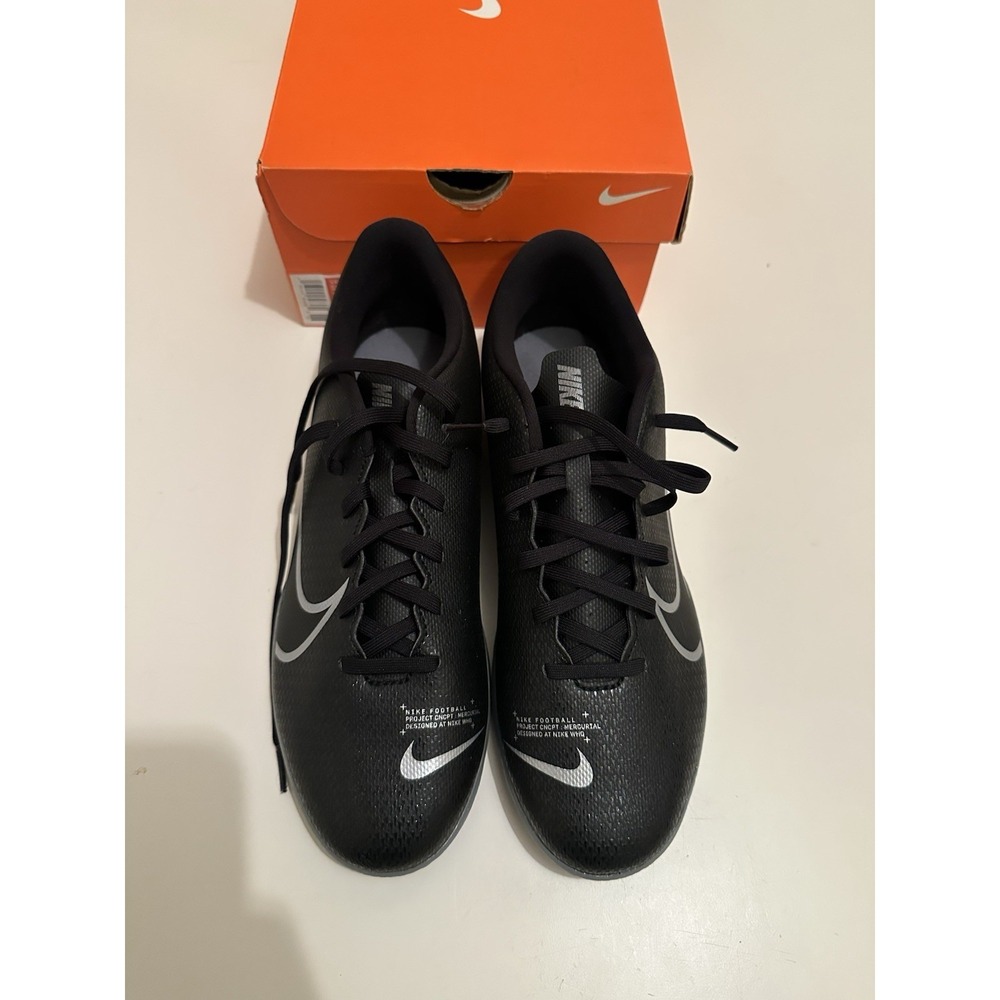 Nike Vapor 13 Club Ic Size 10.5 AT7997 001 Indoor Soccer Shoes
